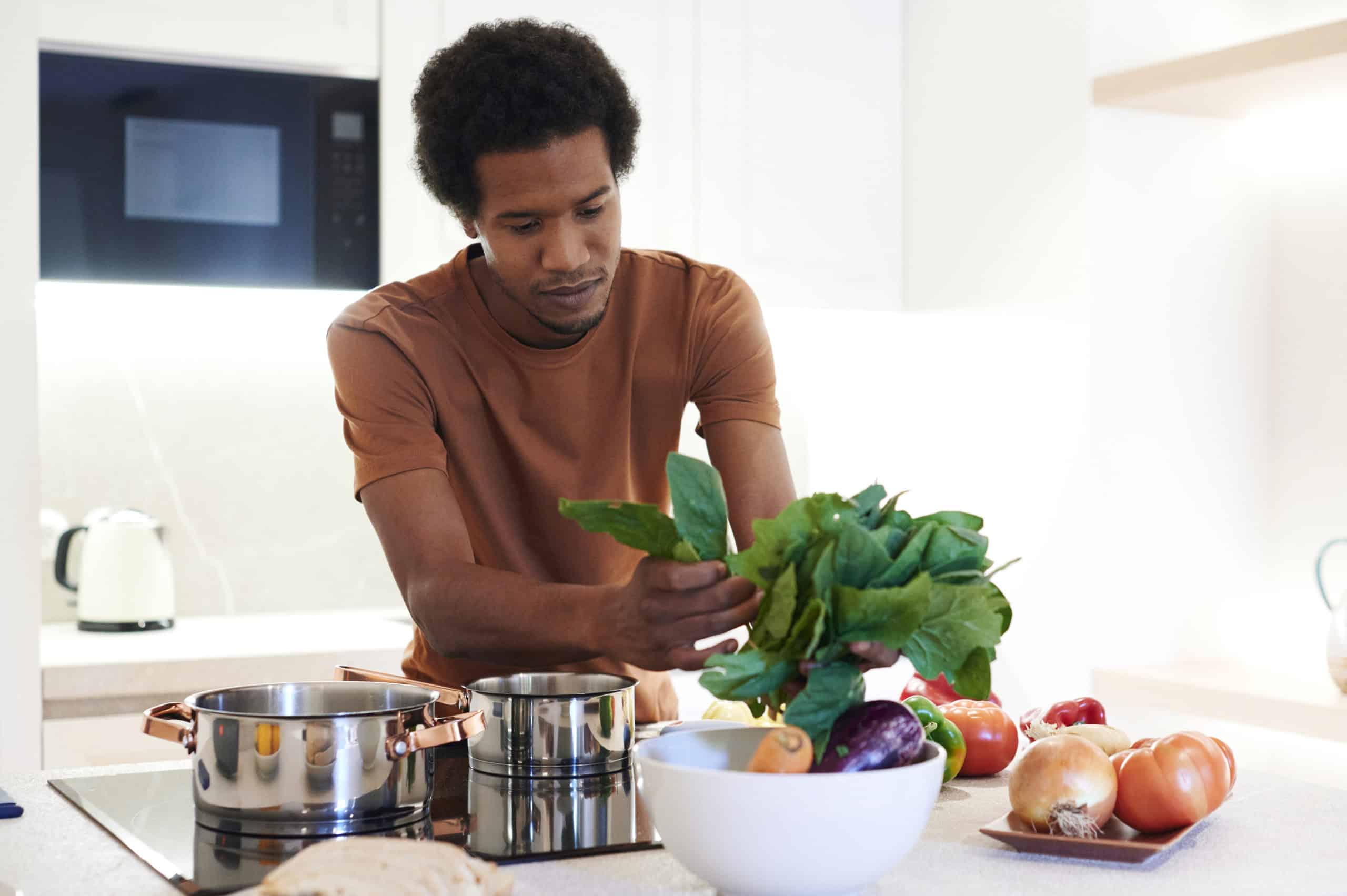 Noom for men: how to overcome common weight loss struggles