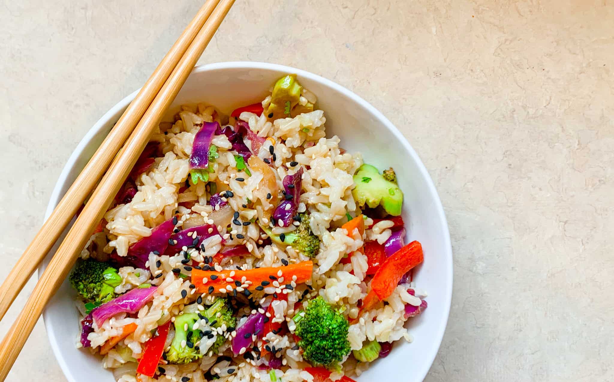 Arroz integral con verduras al dente