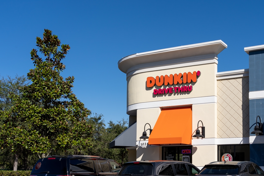 What are Dunkin’ Donuts iced coffee buckets? Nutrition info and what to know